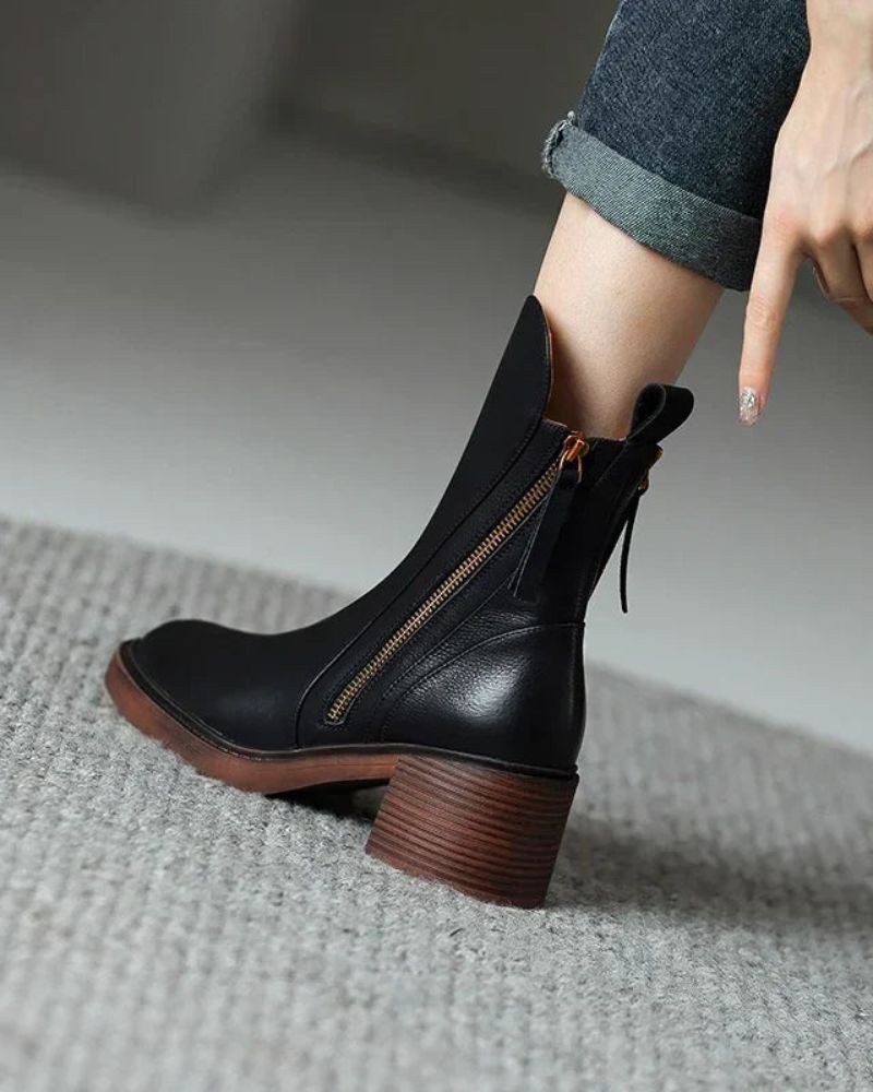 Valorine | Black Leather Ankle Boots