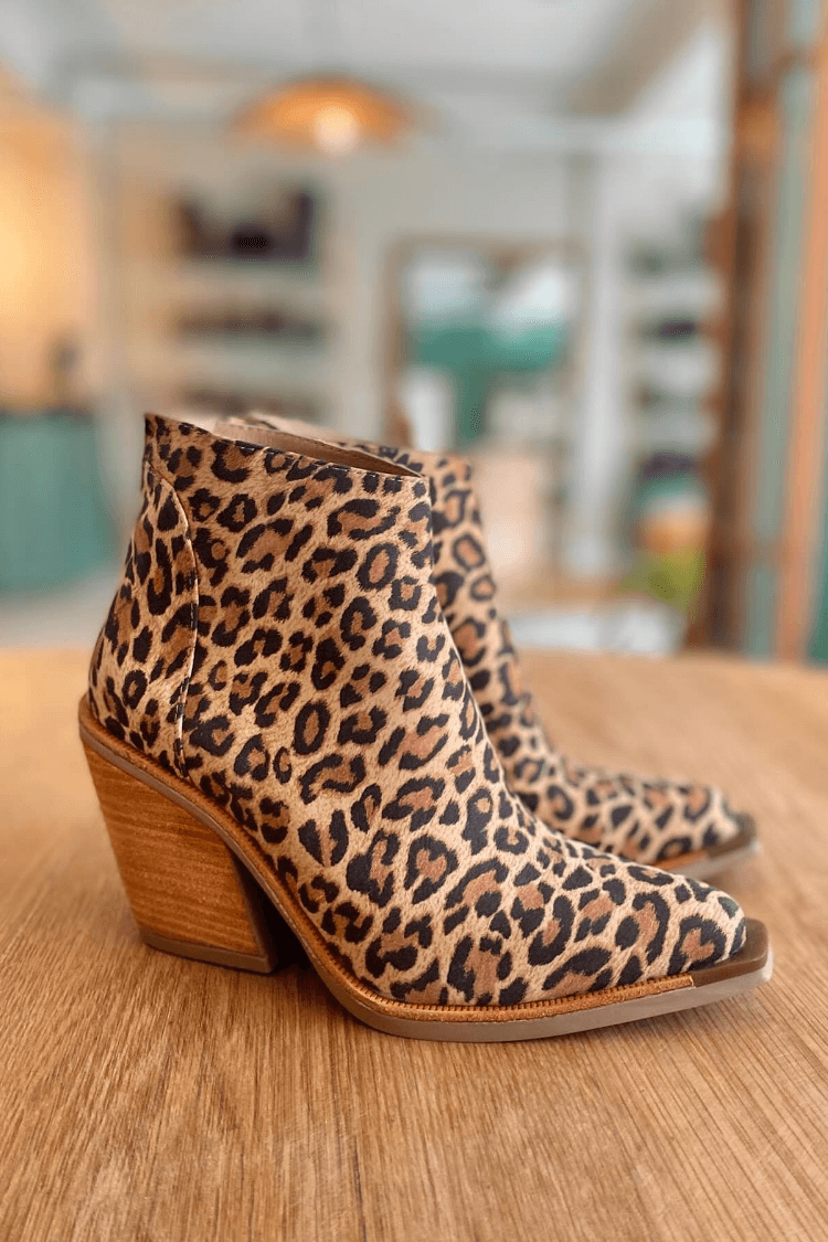 Camille™ | Ankle Boots with Lion Print