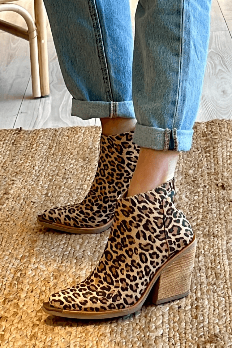 Camille™ | Ankle Boots with Lion Print