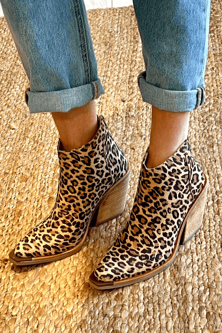Camille™ | Ankle Boots with Lion Print