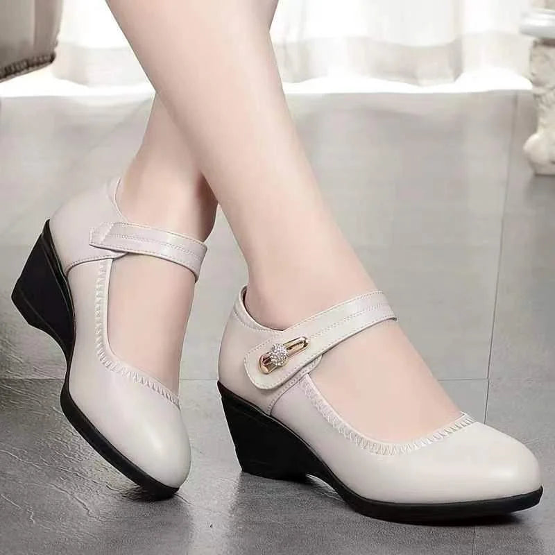 Natalia – Elegant Mid-Heel Shoes