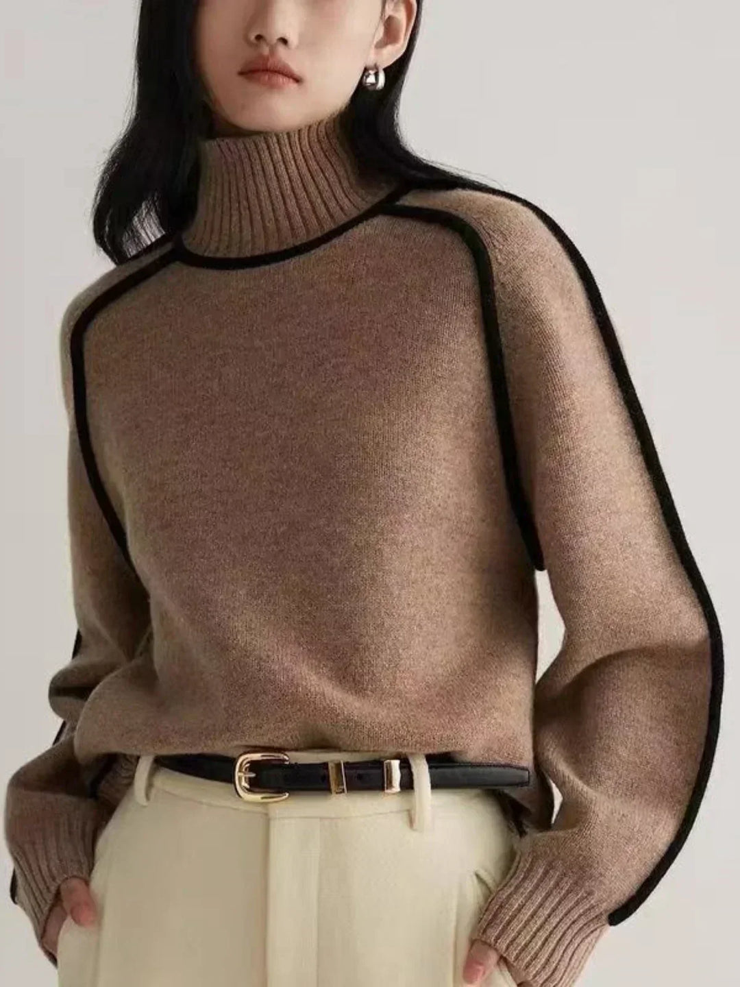 June | Donna | Elegant Turtleneck sweater