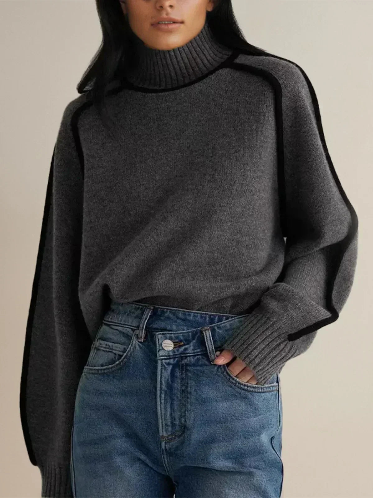June | Donna | Elegant Turtleneck sweater