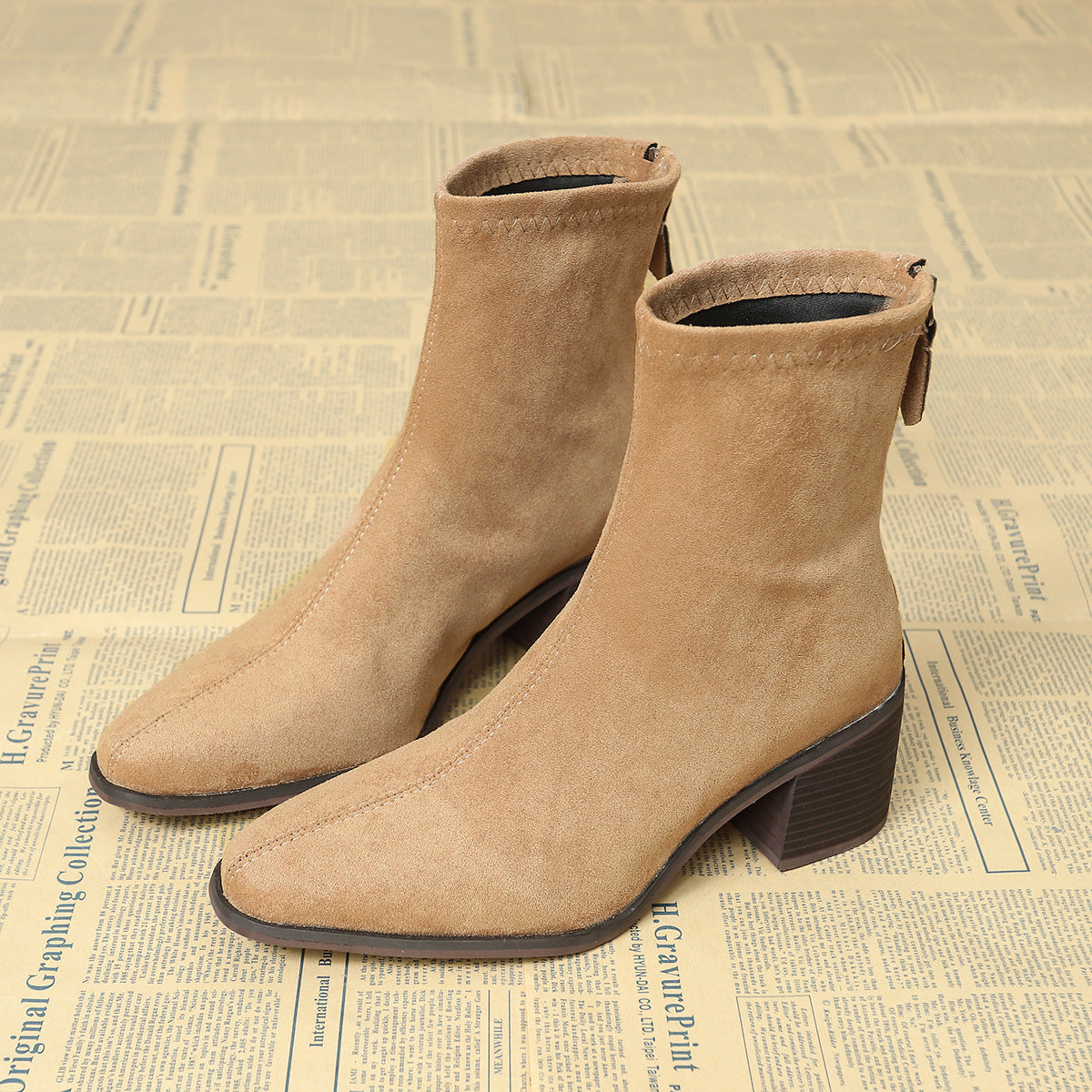 Iwona | Elegant Suede Ankle Boots