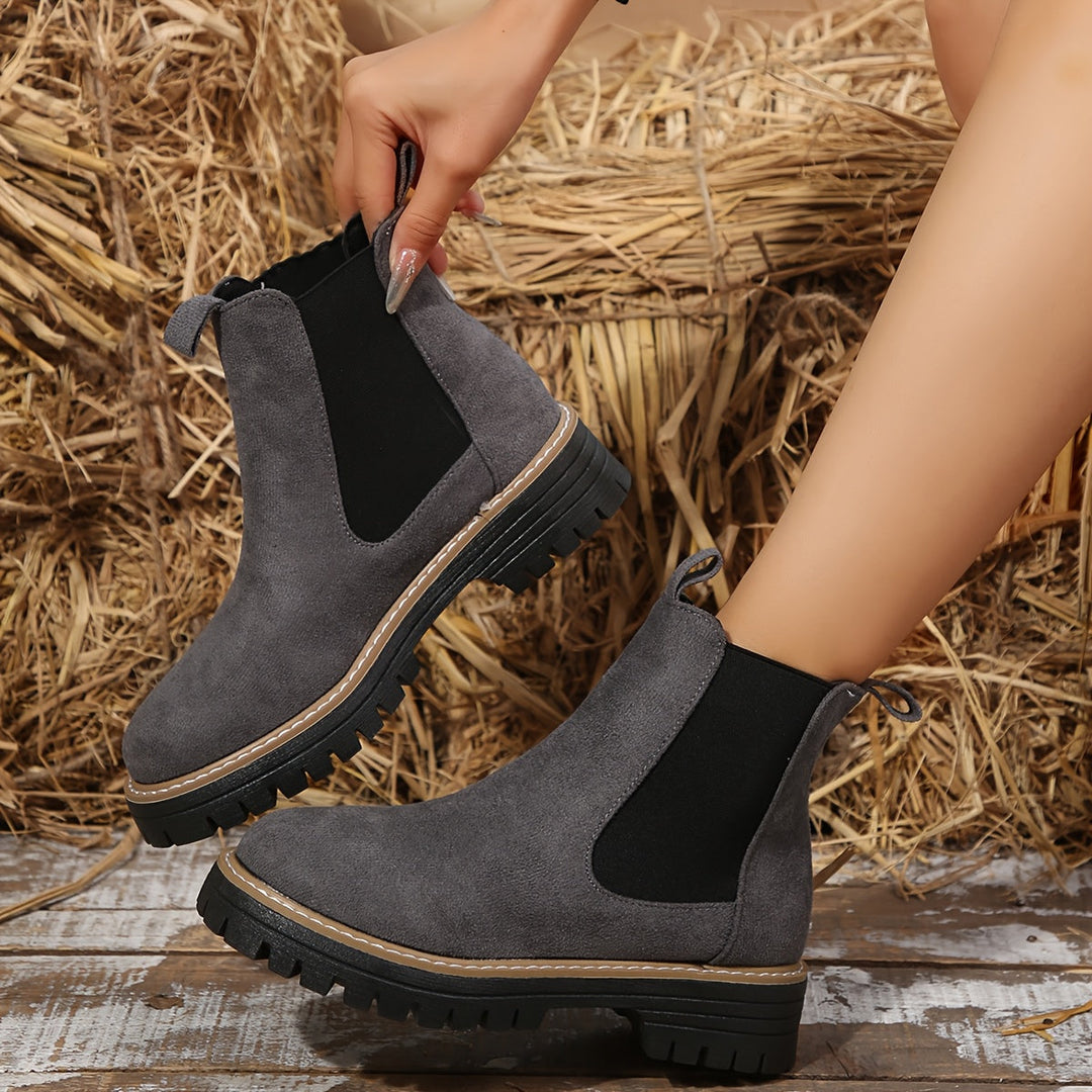 Marta | Women's Ankle Boots with Thick Sole