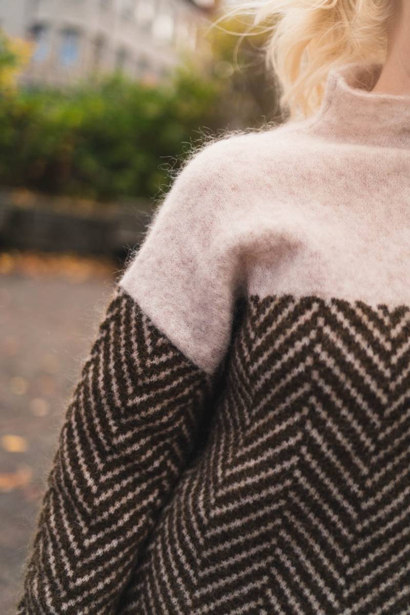 ADELIE | Premium Turtleneck in Luxurious Knit